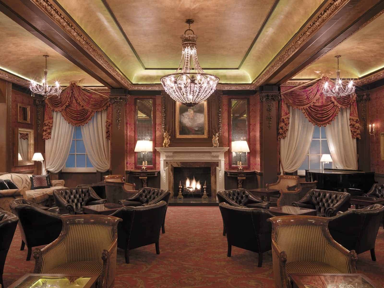 Gilded ceiling in toned Dutch metal leaf