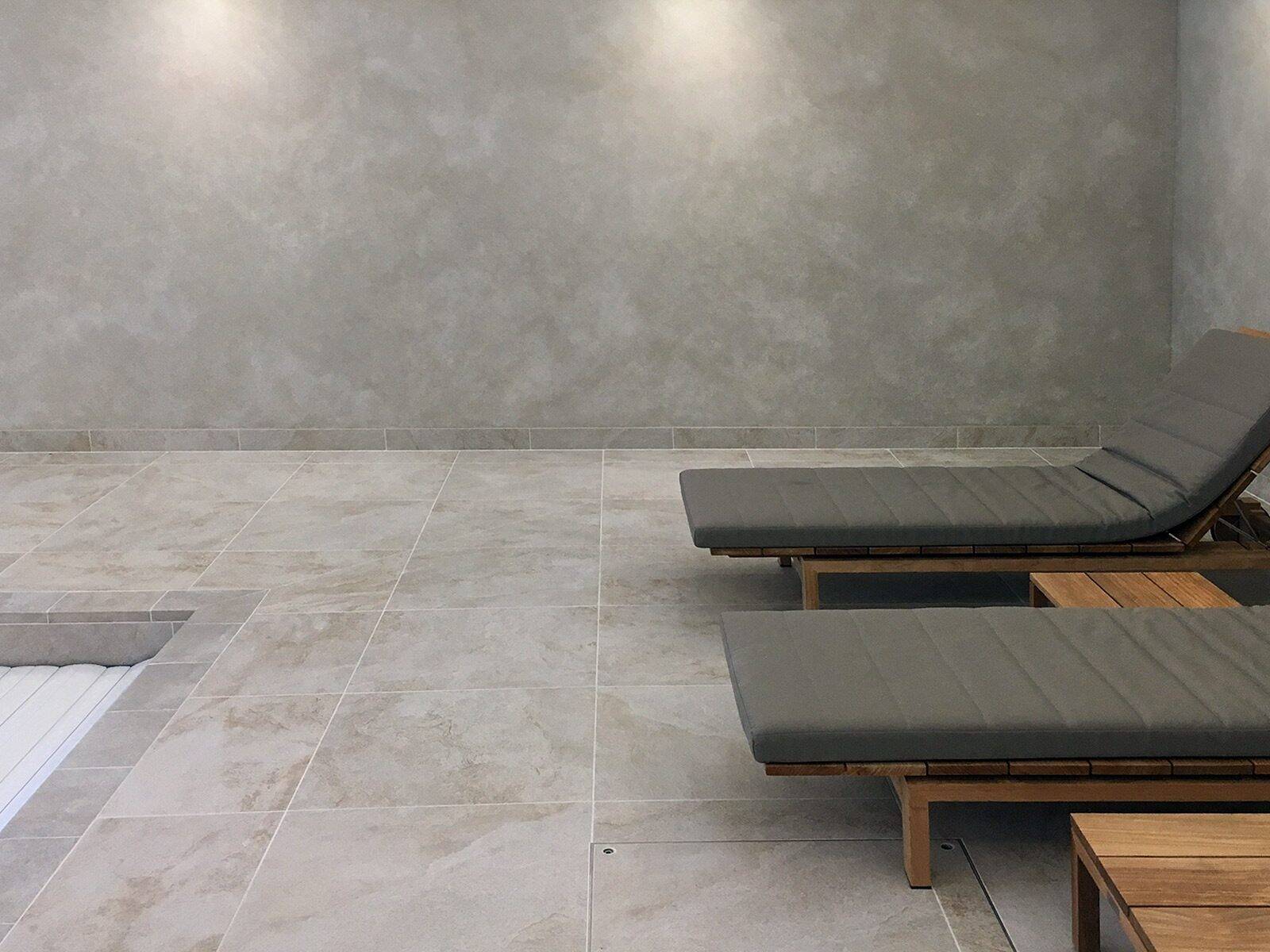 Venetian plaster finish to interior walls. | DESIGN: Janine Stone | PHOTO: © DKT Artworks